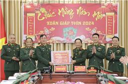 Thượng tướng Trịnh Văn Quyết kiểm tra sẵn sàng chiến đấu và chúc Tết các cơ quan, đơn vị trên địa bàn Quân khu